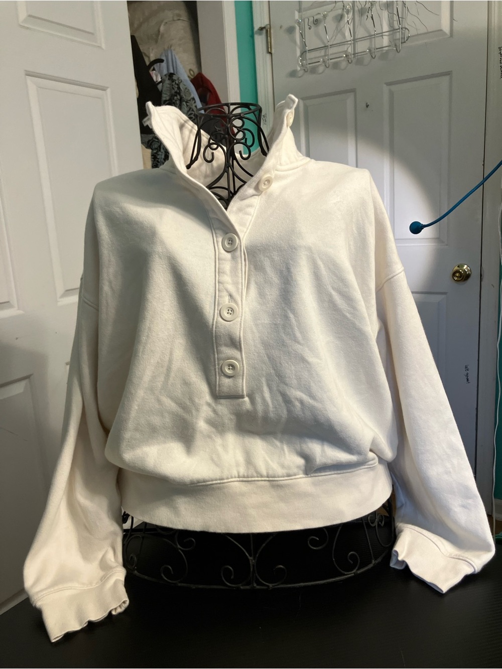 Universal Thread Cream Button-Placket Pullover Sweatshirt